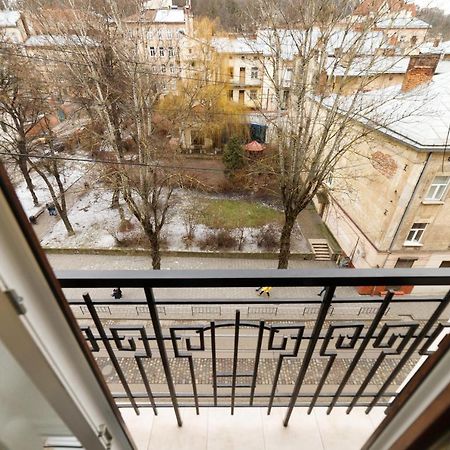 Lux Apartments Lviv Exterior foto