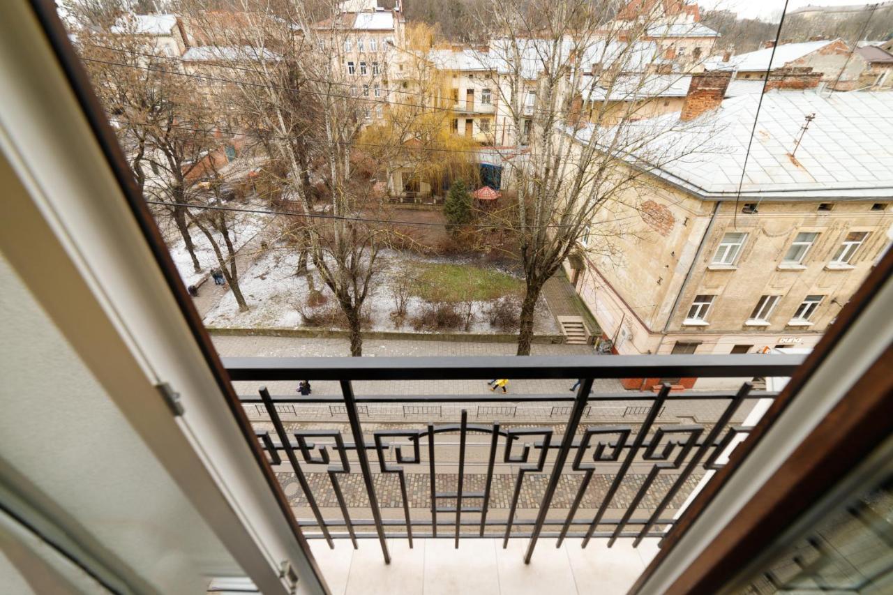 Lux Apartments Lviv Exterior foto