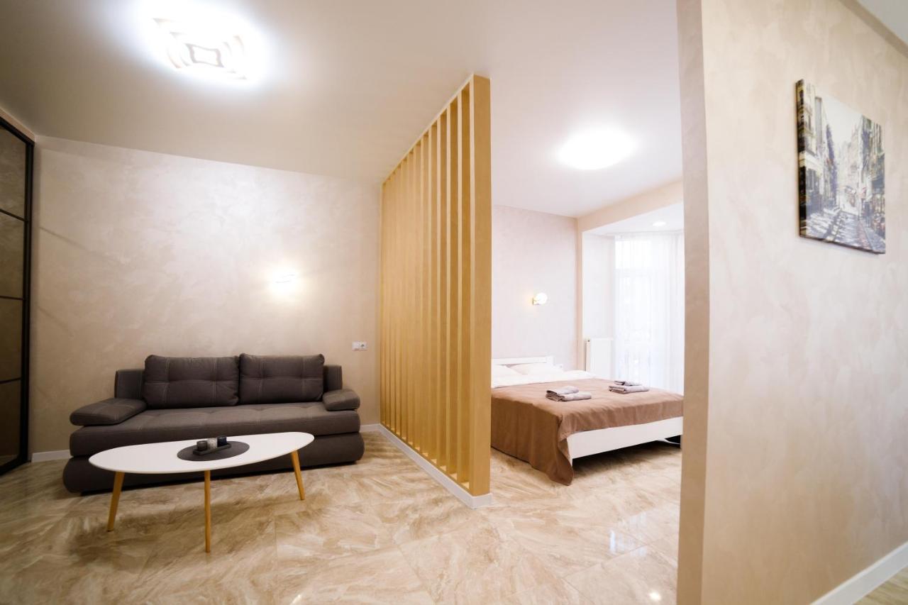 Lux Apartments Lviv Exterior foto