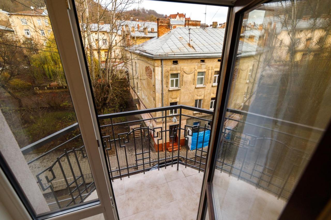 Lux Apartments Lviv Exterior foto