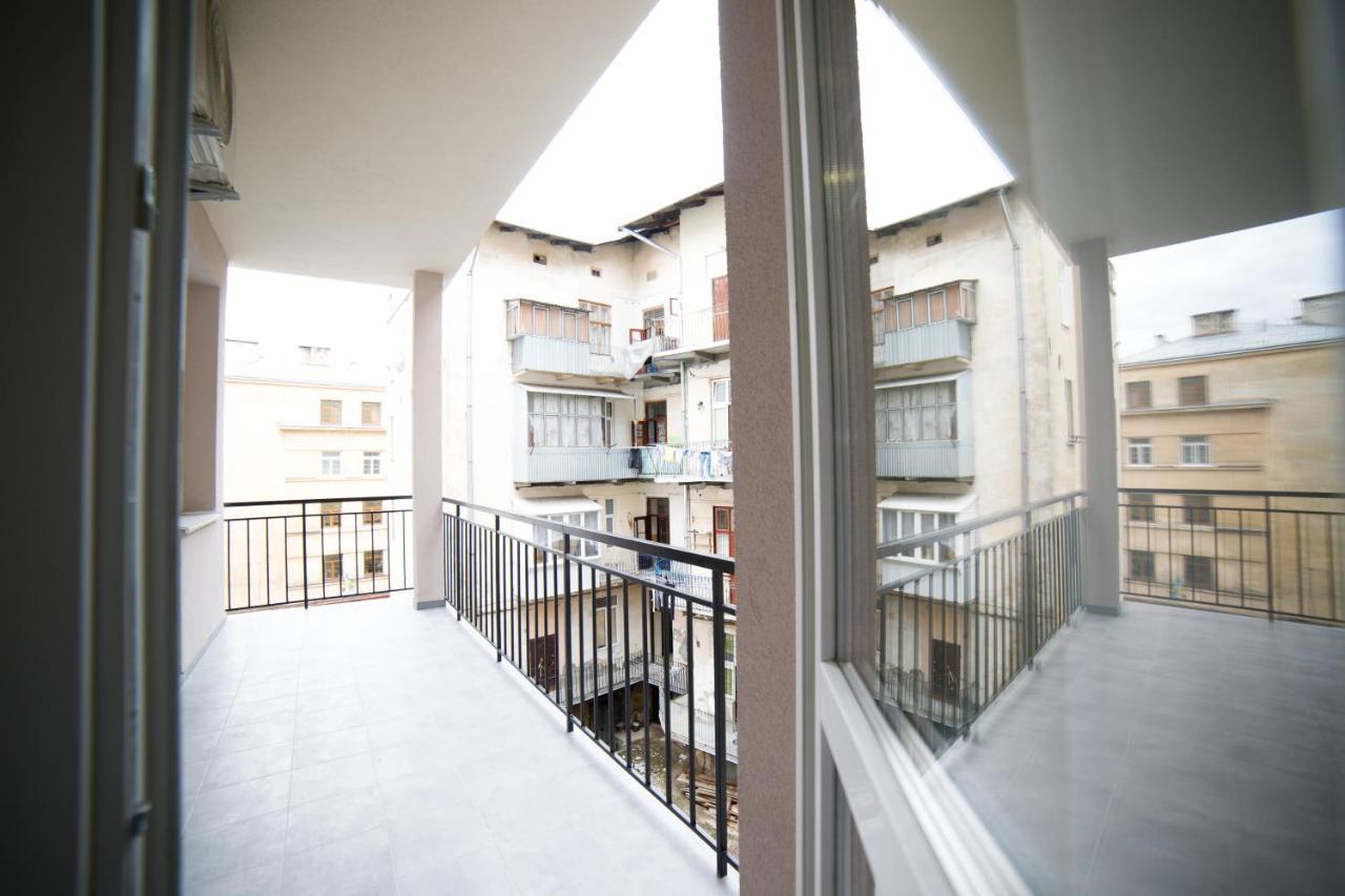 Lux Apartments Lviv Exterior foto