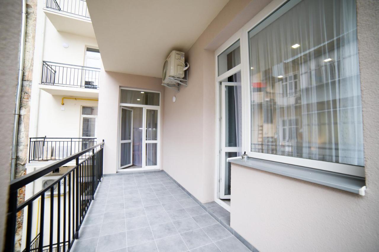 Lux Apartments Lviv Exterior foto